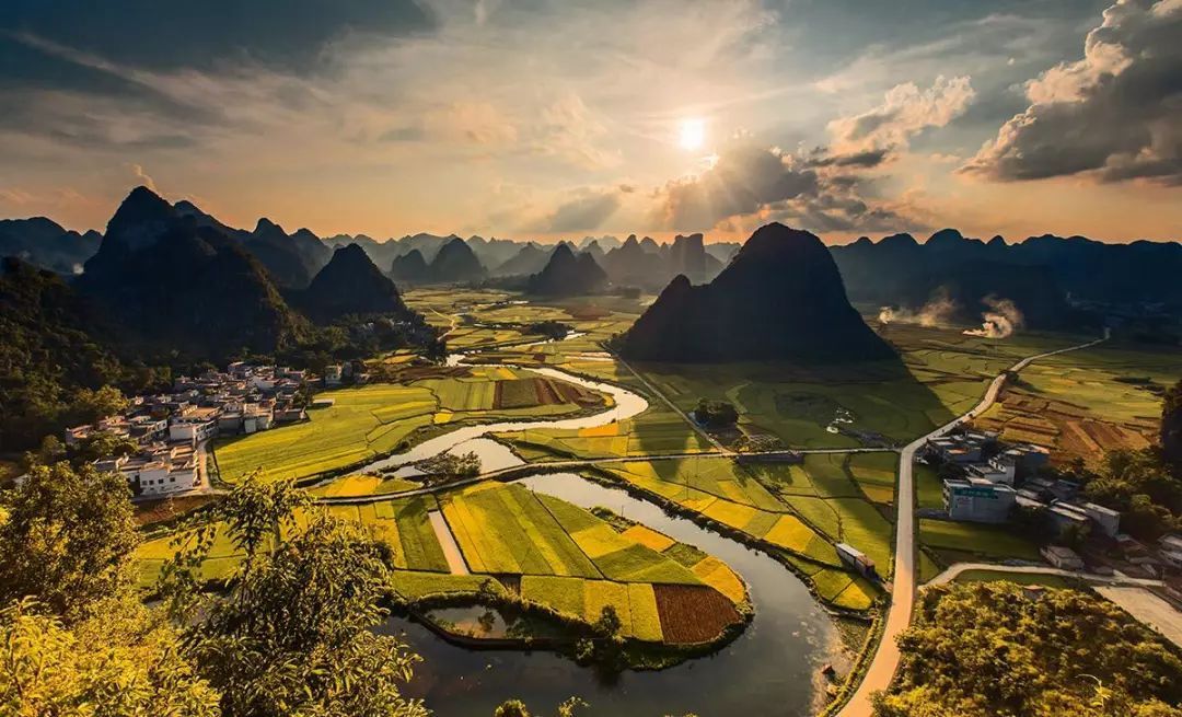 广西，致尊敬的听众朋友们