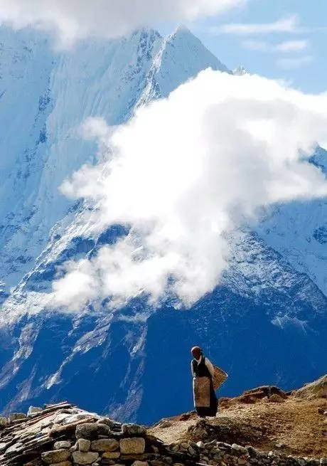 探寻雪域秘境，主持人带你探访西藏圣洁之地